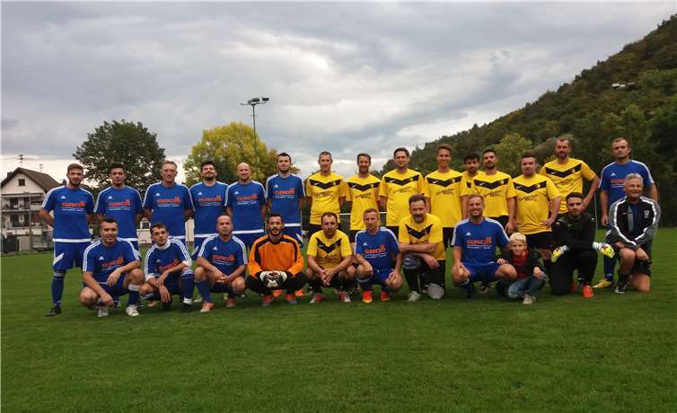 Mannschaftsfoto Walporzheim Gimmigen.Foto: Wilke