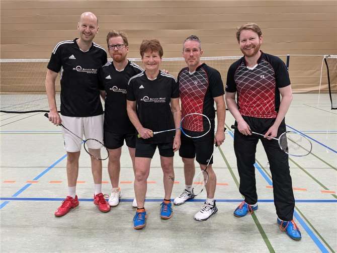 Mannschaftsfoto vom Heimspiel des SV Rheinbreitbach gegen den BC Westerwald.Foto: privat