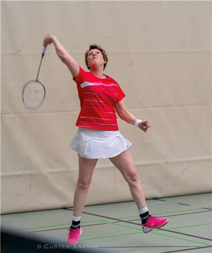 Mannschaftsführerin Claudia Bauch griff selber auch zum Schläger. Quellen: SV Unkel