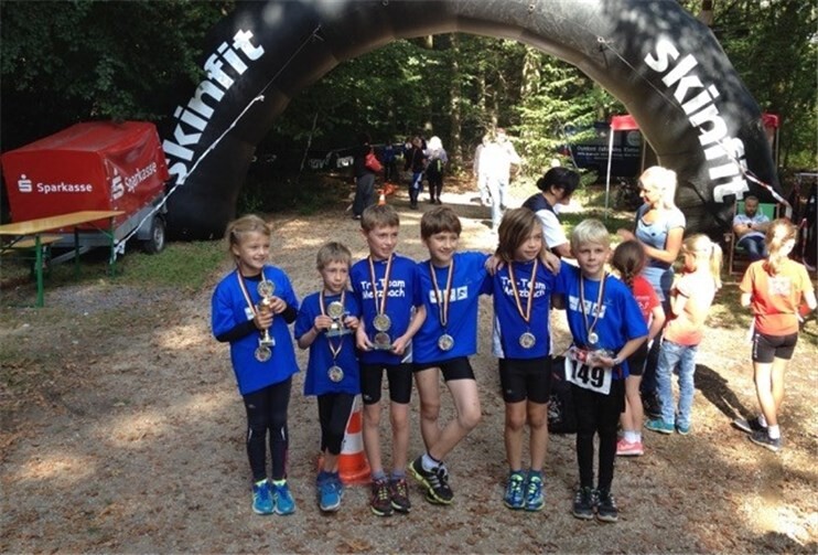 Mannschaftssieger bei den Schüler D und C (v. l.): Luzie Franke, Johann Schwarzer, Philipp Schwarzer Malte Schürig, Hannes Brock und Lukas Hösgen.  privat