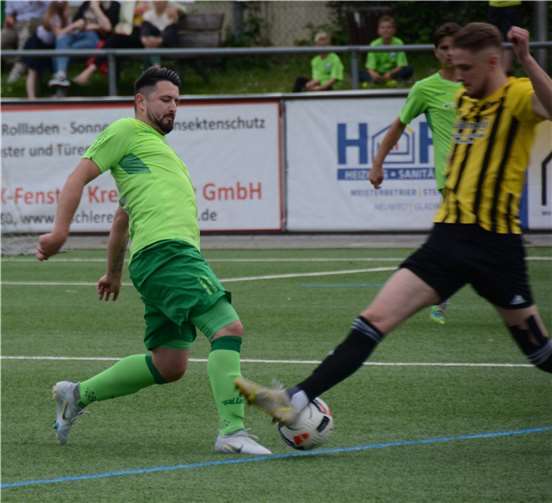 Manoel Splettstößer - hier im Spiel gegen Dudenhofen im Sommer - ist nach seiner langwierigen Verletzung wieder ins Lauftraining eingestiegen.
