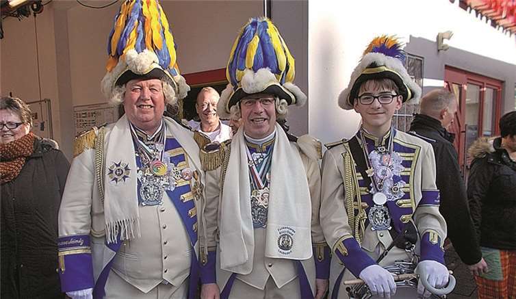 Manöverkönig Hans Georg Preiß und Jugendmanöverkönig Tobias Allar wurden mit dem Königsorden ausgezeichnet. privat