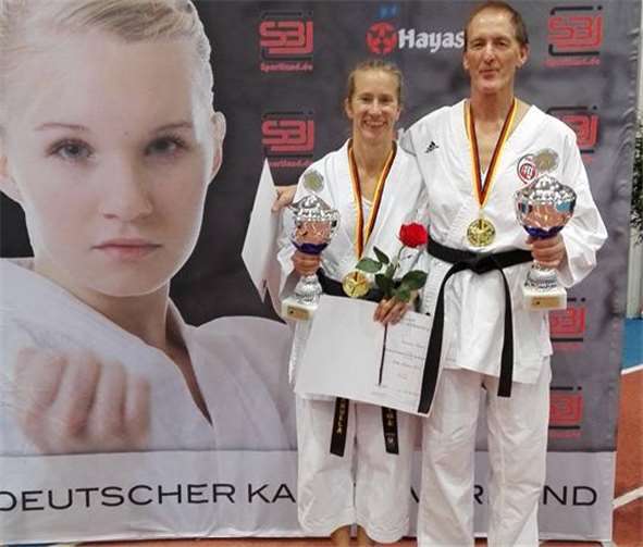 Manuela Klaas und Siegbert Klapper strahlten über ihren Titelgewinn. privat