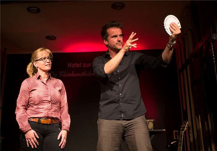 Marc Gettmann präsentiert Magie kombiniert mit Comedy.WolfgangTischler
