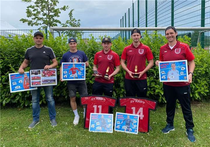Marc Göttlicher, Jannik Lapo, Philipp Göddel, Niklas Thiebes und Andreas Beyer (von links) wurden beim Saisonabschluss verabschiedet.  Foto: SV Kripp