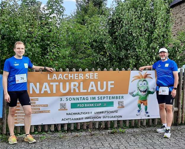 Marc Hermes und Sven-Jörg Reuter vor dem Start des Halbmarathon.  Foto: Elisabeth Waldorf