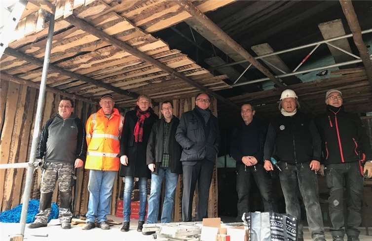 Marc Ruland ( 3.v.l.) und Achim Hütten (5.v.l.) brachten den ehrenamtlich Tätigen ein herzhaftes Frühstück. privat