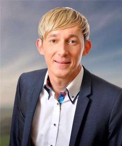 Marc Ruland, MdL (SPD) informiert über die Besoldungserhöhung. Foto: privat