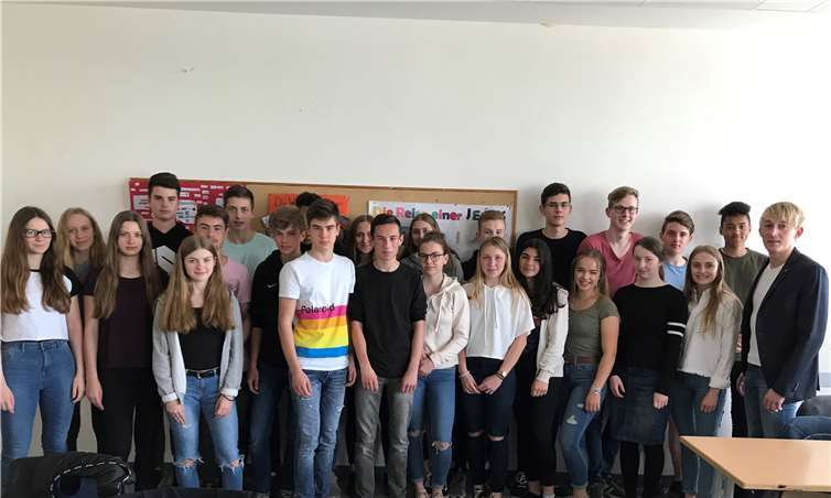 Marc Ruland, MdL, (r.) war zu Gast im Wilhelm-Remy-Gymnasium in Bendorf.  Privat