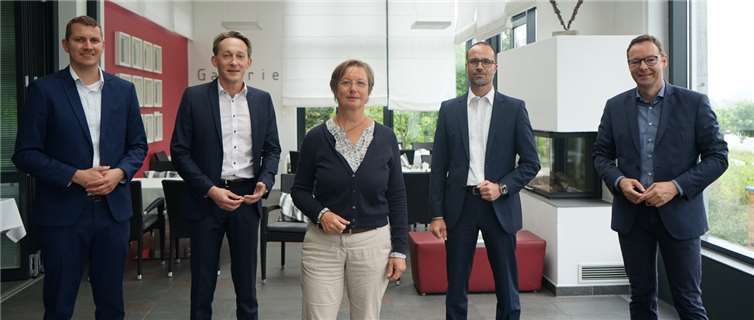 Marc Ruland (SPD) (2.v.l.) informierte über die Anerkennung von Haushaltshilfen für Pflegebedürftige. Foto: privat