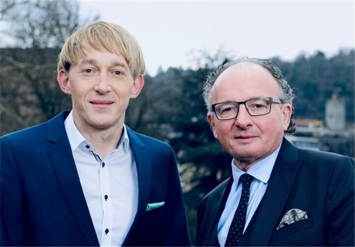 Marc Ruland und Achim Hütten erklären, welche Projekte und Investitionen mit dem Geld umgesetzt werden sollen. Foto: privat