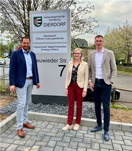 Marcel Böhm, Mitglied des IHK-Regionalbeirats Neuwied und kaufmännischer Leiter der ESD-Protect GmbH aus Großmaischeid und Kristina Kutting, IHK-Regionalgeschäftsführerin für die Landkreise Altenkirchen und Neuwied trafen sich zu einem ersten Kennenlerngespräch mit Manuel Seiler, Bürgermeister der Verbandsgemeinde Dierdorf.Foto: IHK-Regionalgeschäftsstelle Neuwied