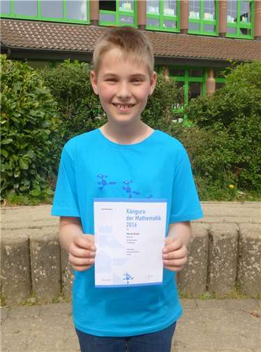 Marcel Börder aus der Klasse 4b, Schüler mit dem besten Ergebnis der Schule.