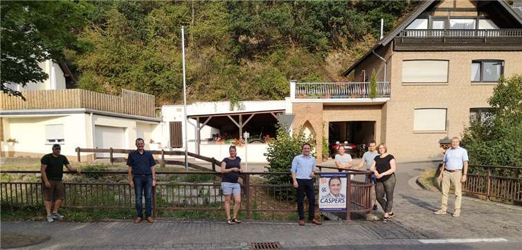 Marcel Caspers (4.v.l.) besuchte Rheineck und Gönnersdorf.Foto: Privat