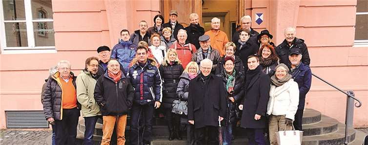Marcel Hürter (6.v.r.) empfing Besucher aus dem Wahlkreis in Mainz. privat