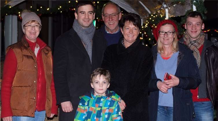 Marcel Hürter, MdL, nutzte den Besuch des Adventsmarktes in Oberwinter zum Gespräch mit Bürgern. SPD Oberwinter