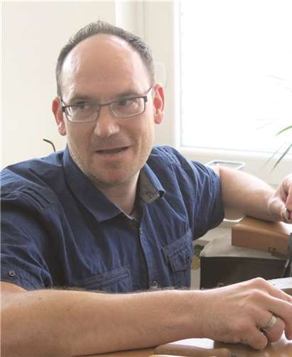 Marcel Kirsten in seiner Goldschmiedewerkstatt. Gemeinde Wachtberg