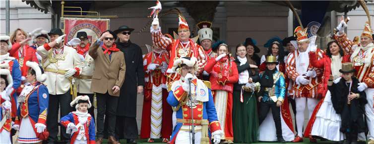 Marcel Möcking brgrüßte die Narren.