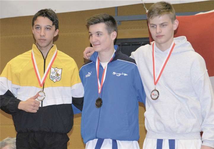 Marcel Neumann (rechts) auf dem Siegerpodest.privat