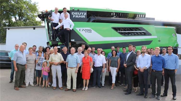 Marco Weber (auf dem Mähdrescher links) und Volker Wissing (auf dem Mähdrescher rechts).M. Ziegler