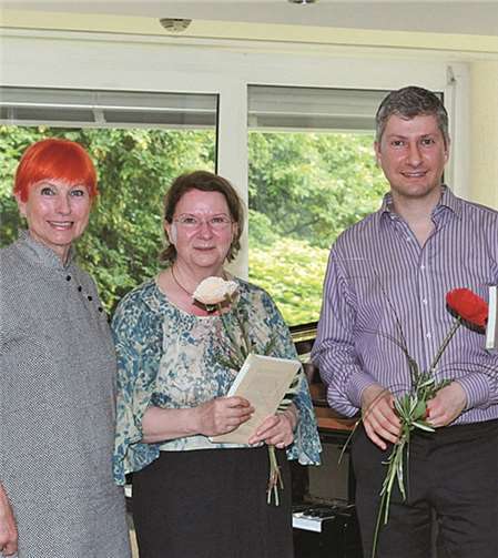 Marcus Baban mit seiner Mutter und Susanne Gundelach vom Hospizverein Bonn. privat