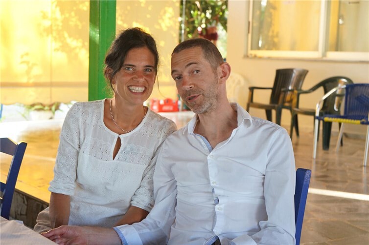 Mareike und Janis Bikos bewältigen die Auswirkungen seiner MS-Erkrankung gemeinsam. „Jetzt erst recht!“ ist ihr Motto, das auch anderen Mut machen soll.