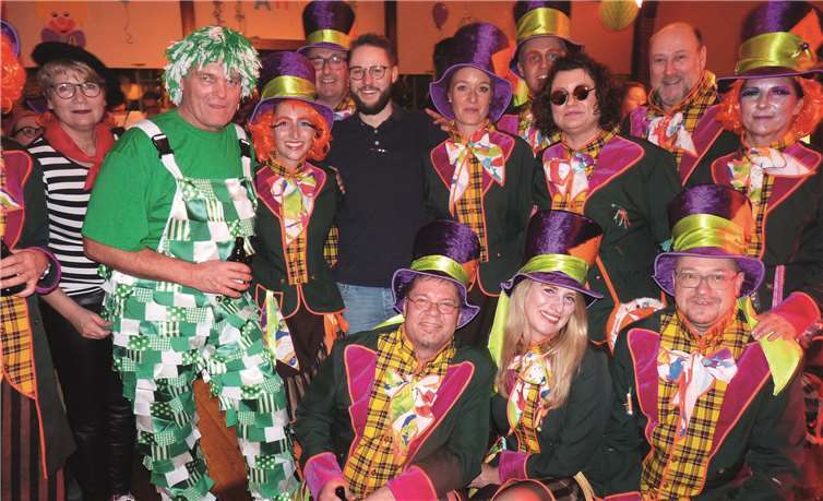 Marek H. (4. v. l.) hatte die Organisation der Bolz-Partys voll im Griff. Fotos: FRE