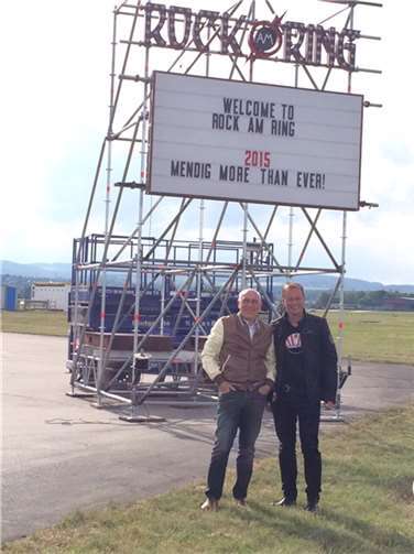 Marek Lieberberg (Konzerveranstalter MLK) und Jörg Lempertz (Bürgermeister VG Mendig) freuen sich auf die Premiere des 30. Jubiläums von "Rock am Ring" in Mendig.