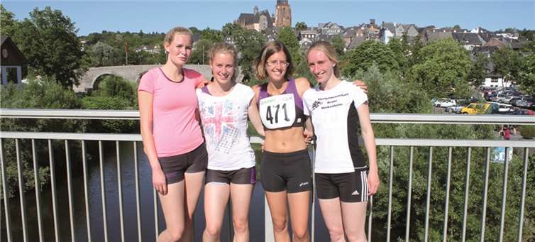 Maren Backsmann, Carlotta Wehrmann, Julia Heyden und Carolin Martin verpassten die Bestzeit aus dem Vorjahr.privat