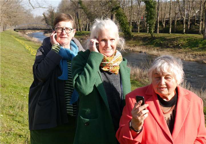 Margret Steinhaus, Elke Gaudian und Minnie Rischkowsky. Foto: Hospiz-Verein
