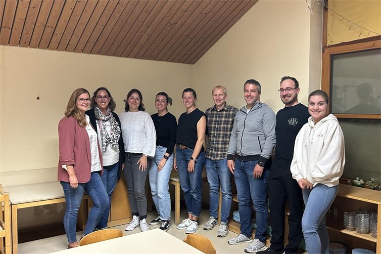 Maria Adam (Schriftführerin), Nadine da Cunha (Erste Vorsitzende), Jasmin Ohlf (Zweite Vorsitzende), Meri Huf, Helen Busch, Kai Labinski, Marco Knipp, Tony Grundt, Mandy Suckow (v.l.)