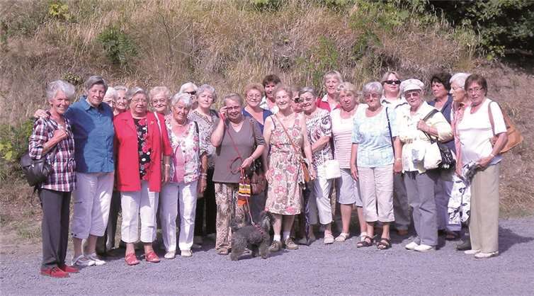 Maria Laach war das Ziel der diesjährigen Jahresfahrt der Seniorensportgruppe. privat