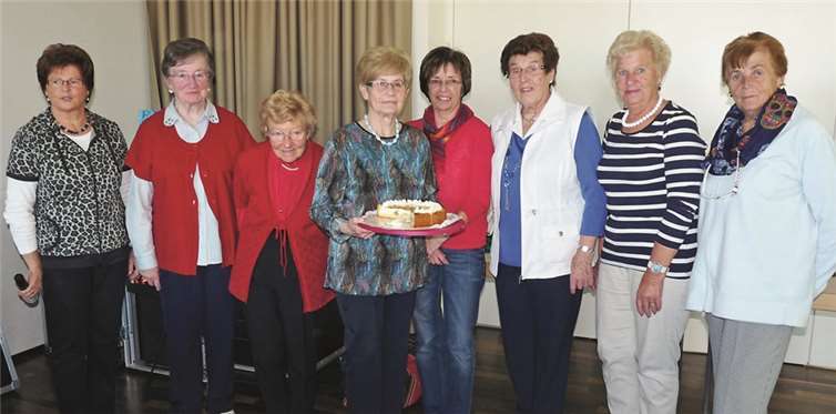 Maria Lempertz (li.) mit ihren fleißigen Helferinnen, die jedes Jahr für das leibliche Wohl der Gäste sorgen. -SF-