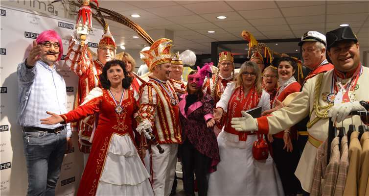 Maria de Fátima Ferreira-Pira lud in ihr Geschäft zum Fashion-Karneval. Foto: AB