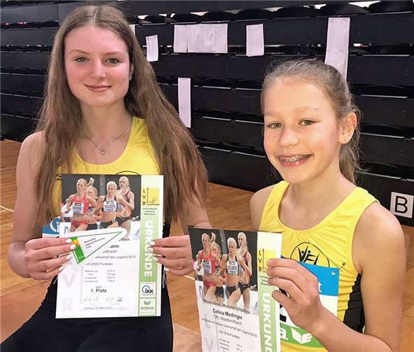 Marie Böckmann und Celina Medinger zeigen stolz ihre Urkunden. Foto: privat