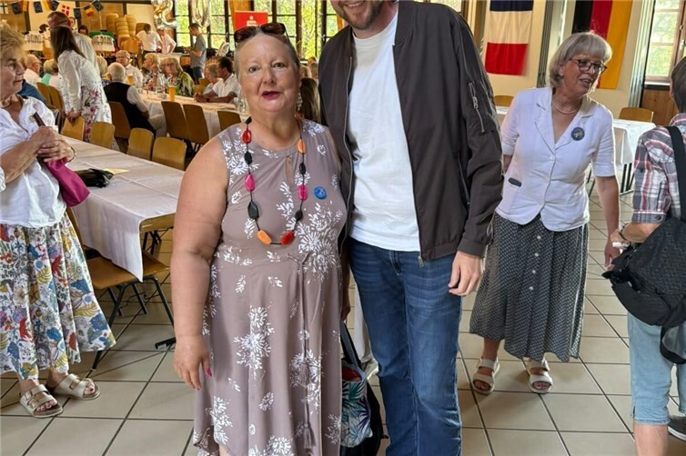 Marie Christine Cocherel und Bürgermeister Tobias Leuning: Gleich die erste Begegnung gelungen!