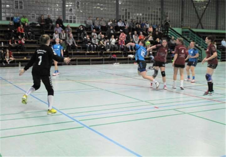 Marie Grosser beim erfolgreichen Torwurf.privat