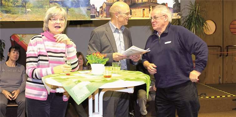 Marie-Luise Dingeldey, Günter Ballmann und Rolf Weingarten (v.l.) im munteren Gespräch.