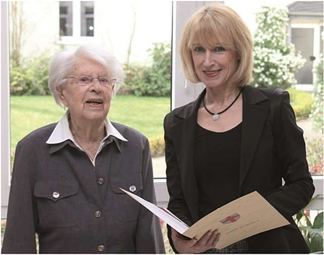 Marie-Theres Hammes-Rosenstein gratulierte Ursula Schäfer zu ihrem 105. Geburtstag. privat