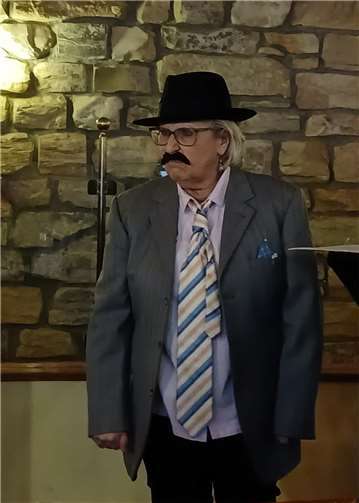 Marie-Therese Weiler als Pechvogel.