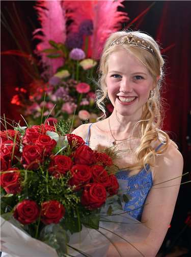 Mariella Cramer ist die neue Ahrweinkönigin. Foto: Ahrwein e.V.