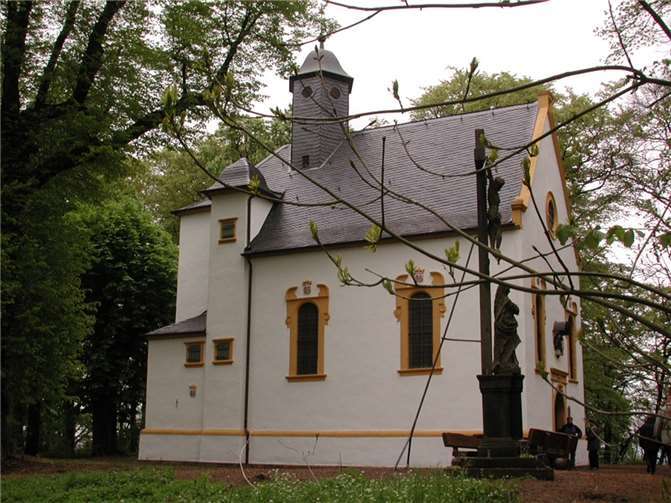 Marienkapelle auf dem Bassenheimer Karmelenberg.  Foto: Oswald Senner
