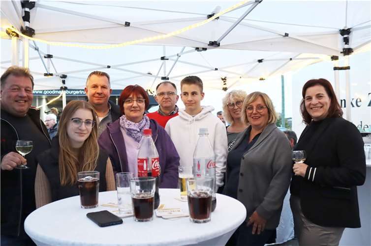 Marina I. mit ihrem Mann Stephen freuten sich, die Vertreter der KG „Bunte Kuh“ begrüßen zu dürfen.  Foto: privat