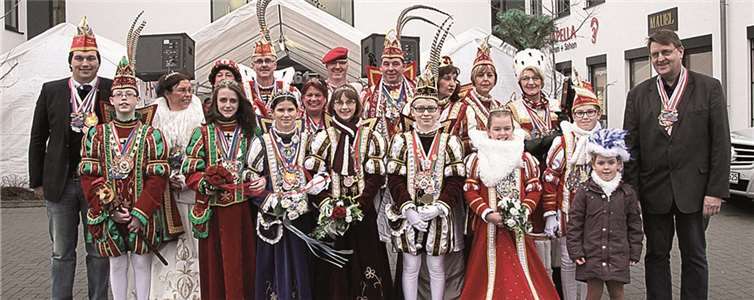 Mario Tapella und Günter Wasong organisierten den 1. Prinzenempfang 2014 am Ärztehaus (ganz li.): Mario Tapella, Hören + Sehen und (ganz re.): Günter Wason von der AEW Rheinbach. STEIN