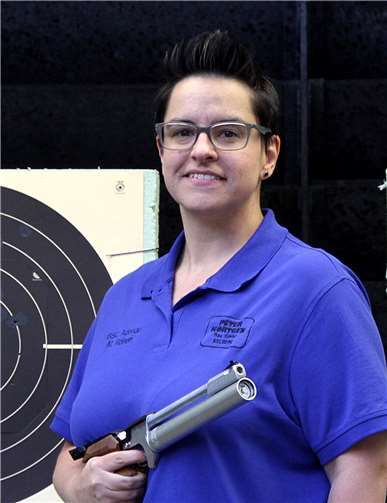 Marion Rohen wird Bezirksmeisterin mit der Luftpistole.Foto: privat