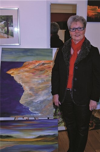 Marion Scholz präsentiert ihre vielfältigen Kunstwerke in den Räumlichkeiten von „Town & Country“. SEL