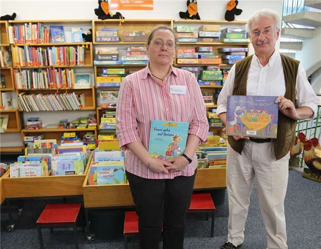 Marion Willenbücher und Herbert Kaltus präsentieren nicht nur aktuelle Kinderbücher. -StF-