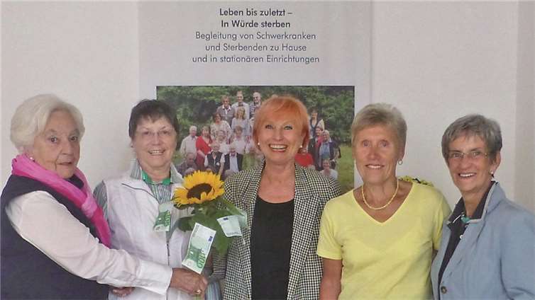 Marissa von Fircks, Edith Jung, Susanne Gundelach, Gisela Dobbelog, Gabriela Kaufhold (v.l.).  Privat
