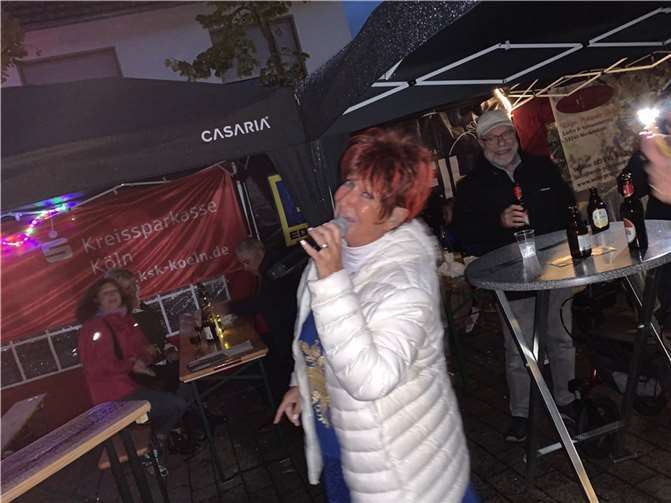 Marita Köllner begeisterte mit ihren kölschen Hits und Klassikern.