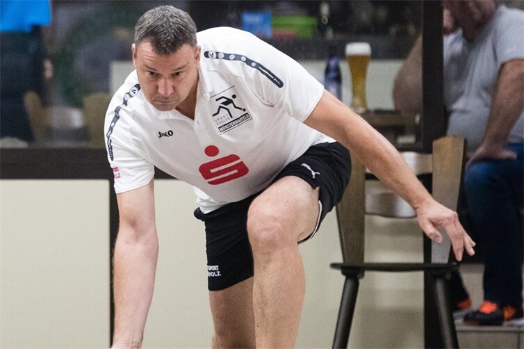 Mark Adams sichert SKM II Auswärtspunkt